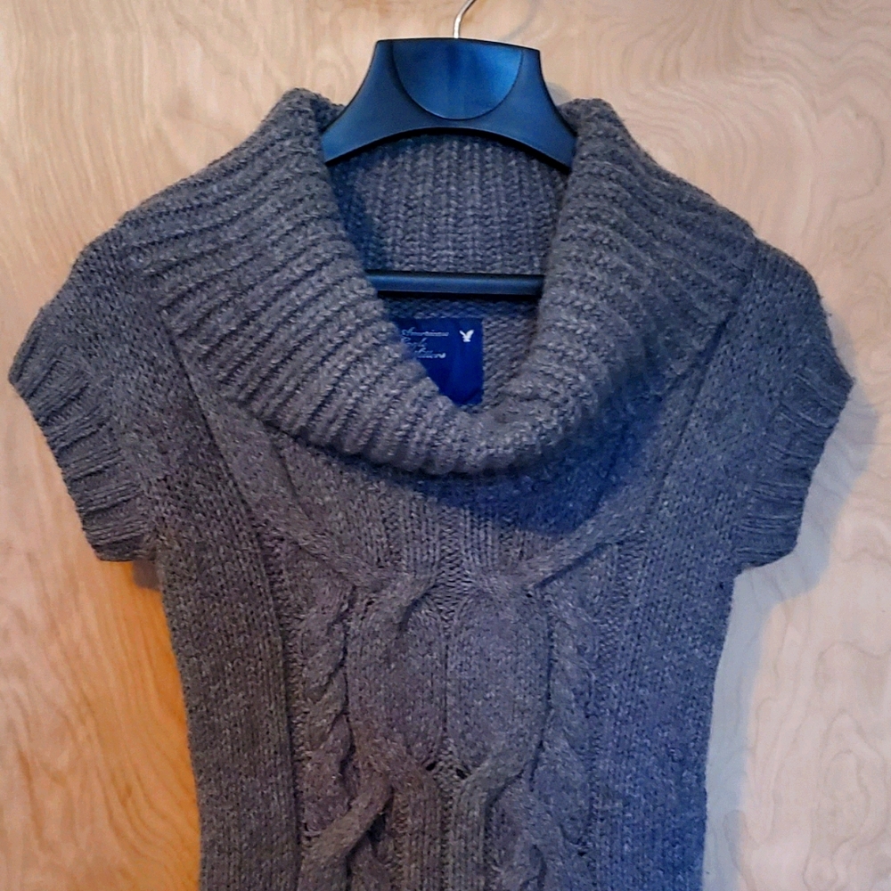 American Eagle Outfitters Short Sleeve Cowl Neck S